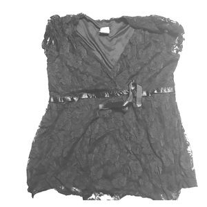 Maternity lace shirt. Says xl. Runs like a M/L